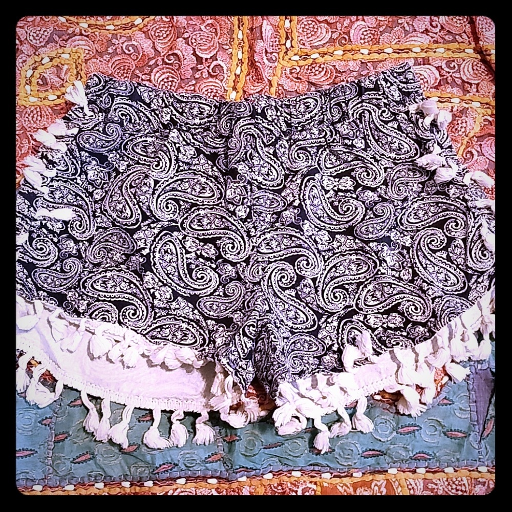 NWOT Pom Pom Paisley Pattern Shorts
